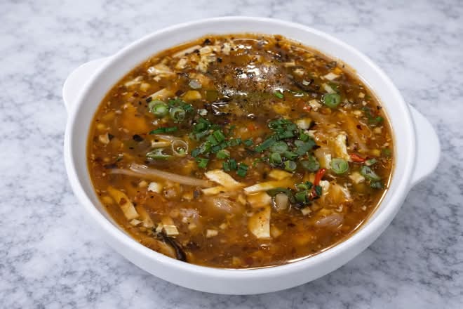 195. Hot and Sour Soup - serves 1 (酸辣湯 - 每位)